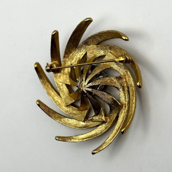 Vintage Monet Swirl Brooch Pinwheel Sunburst Rhinestone Textured Round Signed - Picture 7 of 12